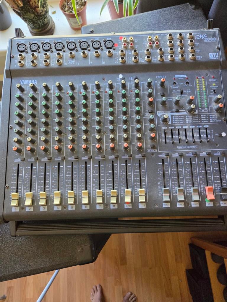 Yamaha EMX2000 12-kanaals Powermixer - Werkt perfect!, Ophalen