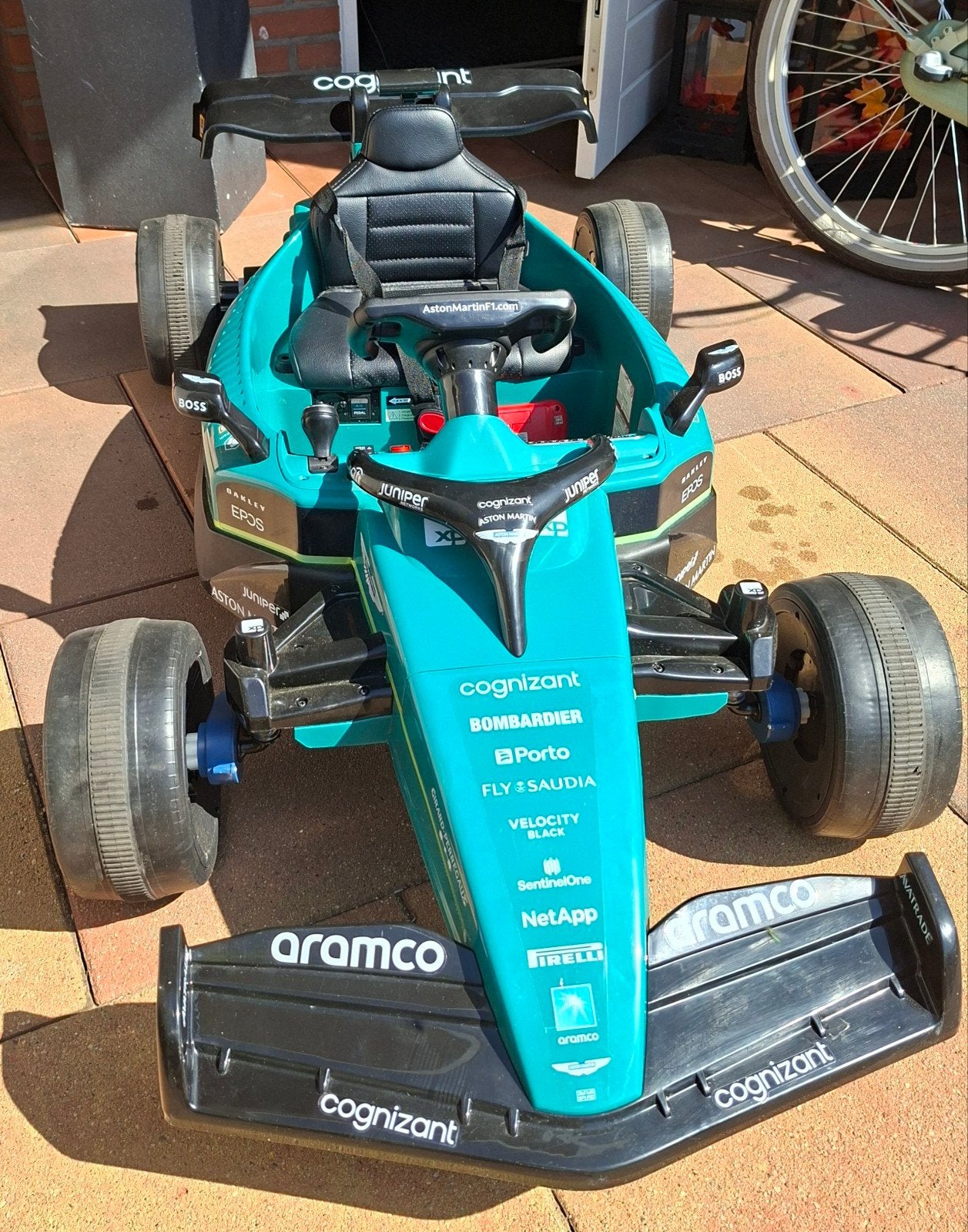 Aston Martin F1 elektrische kinderauto, Ophalen, Zo goed als nieuw