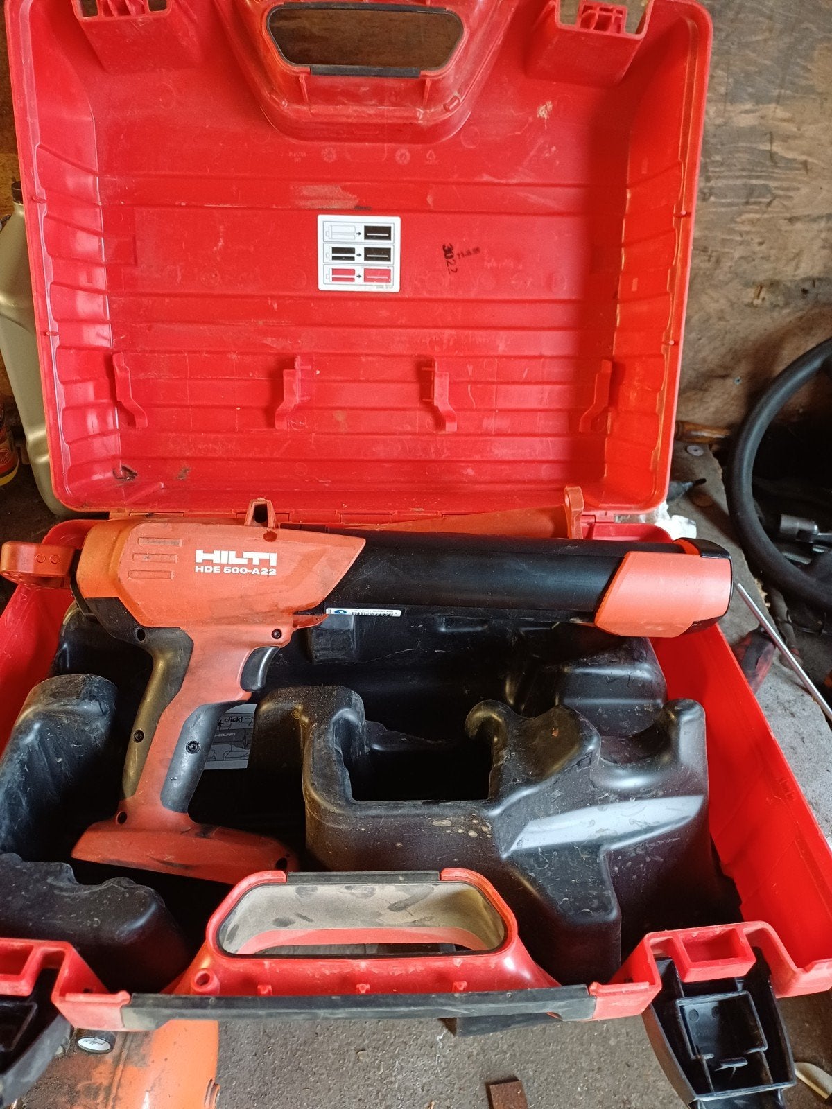 Hilti HDE 500-A22 mortelspuit - Zo goed als nieuw, Doe-het-zelf en Verbouw, Gereedschap | Handgereedschap, Ophalen of Verzenden