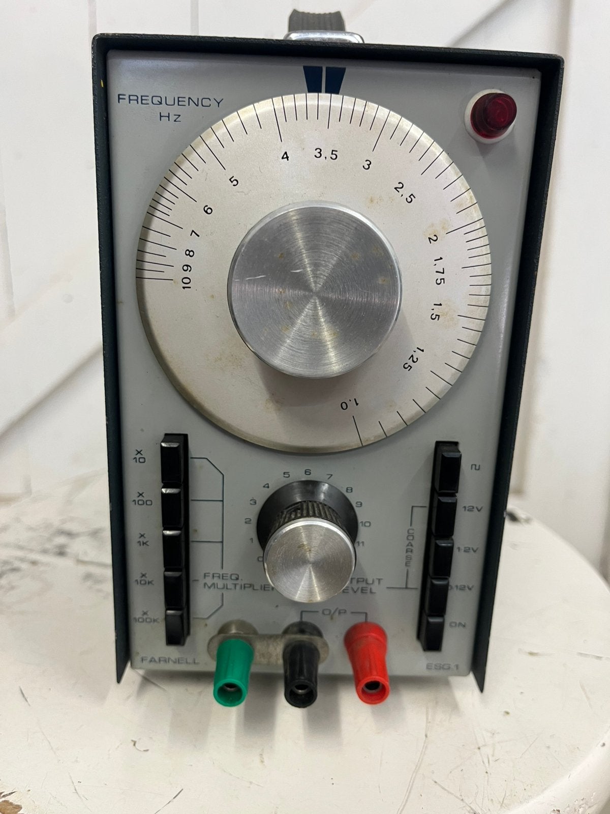 Te koop vintage Farnell frequentie generator/oscillator, Ophalen of Verzenden, Zo goed als nieuw, Overige meters