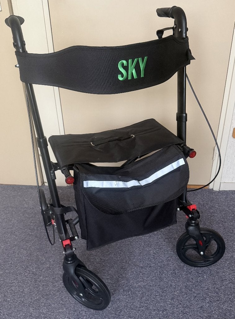 Rollator Sky zwart, Diversen, Rollators, Ophalen, Opvouwbaar, Zo goed als nieuw