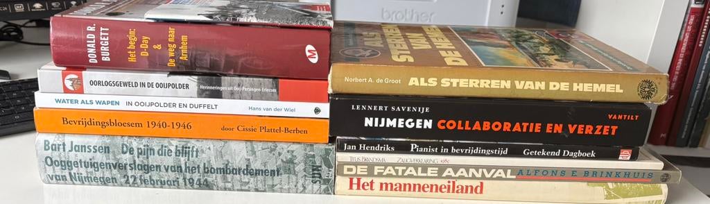 11 boeken oorlog rijk van nijmegen 40/45, Postzegels en Munten, Postzegels | Nederland, Ophalen of Verzenden