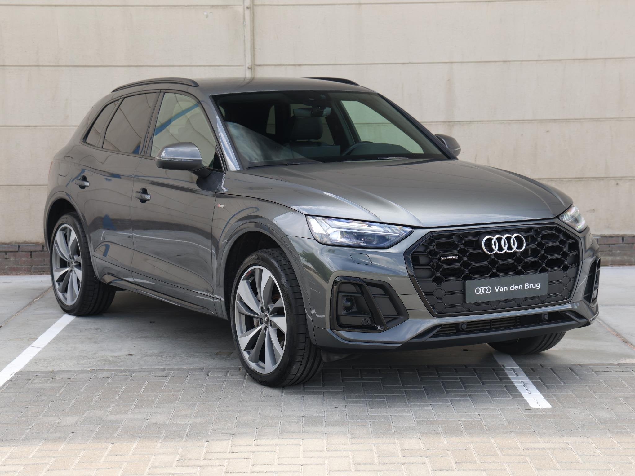 Audi Q5 55 TFSI e 367 pk quattro S-Line | Matrix LED | Elekt, Automaat, 14 kWh, Gebruikt, 4 cilinders