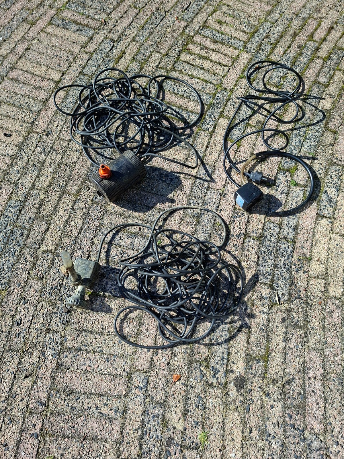 3 stuks gebruikte vijverpompen, Ophalen of Verzenden, Gebruikt, Beton