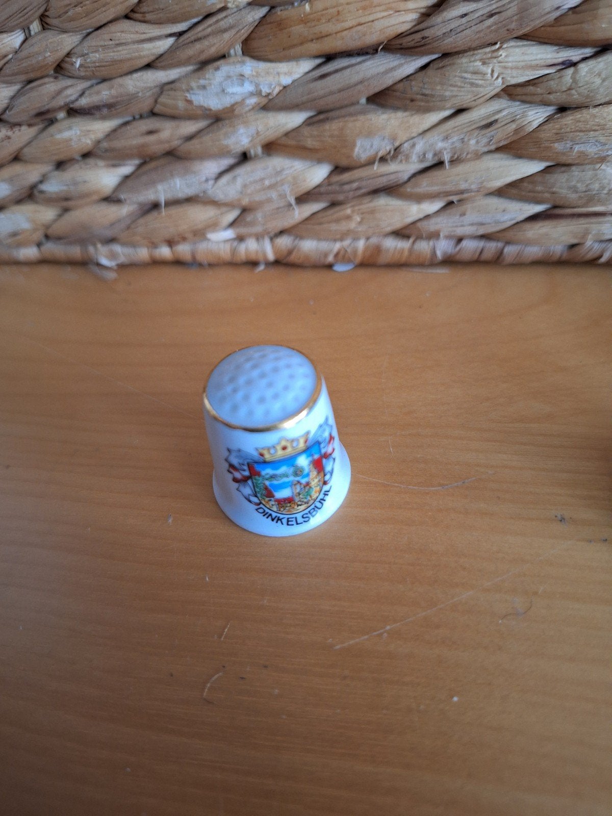 Vingerhoedje Dinkelsbühl Porselein, Ophalen of Verzenden, Zo goed als nieuw, Porselein, Buitenland