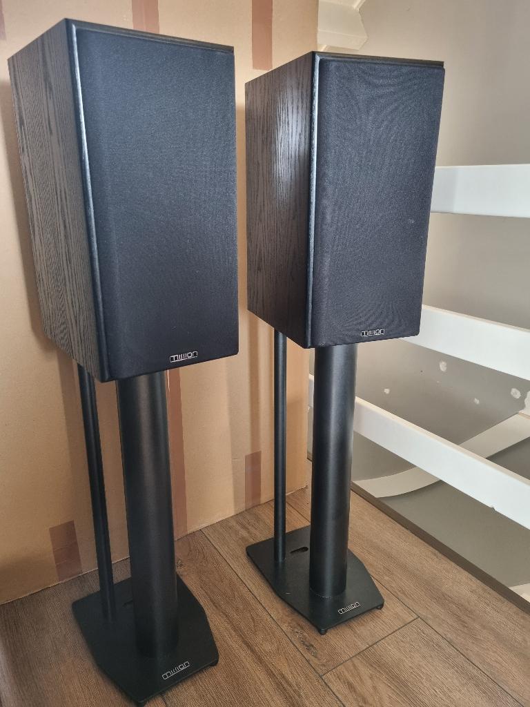 Mission 732i luidsprekers met mission speakerstands bi wird