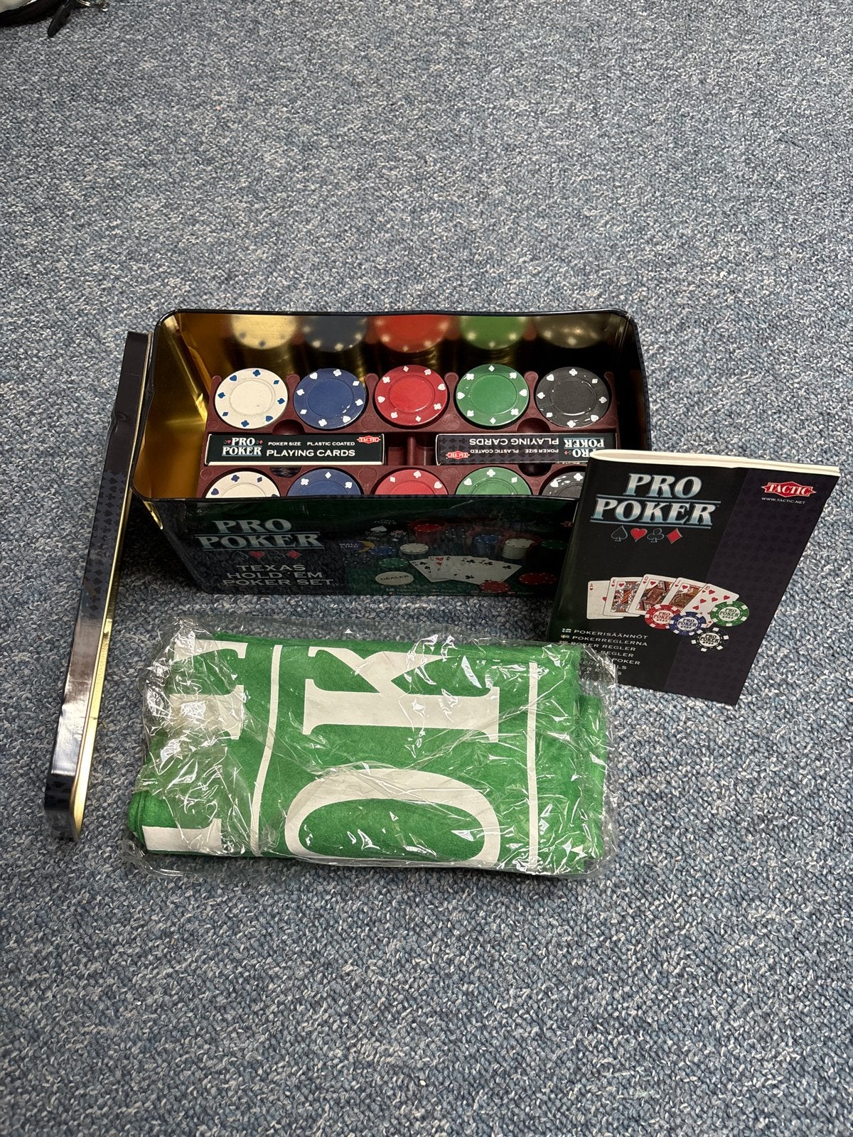 Pro Poker Set - Compleet met fiches, kaarten en mat, Drie of vier spelers, Ophalen, Zo goed als nieuw