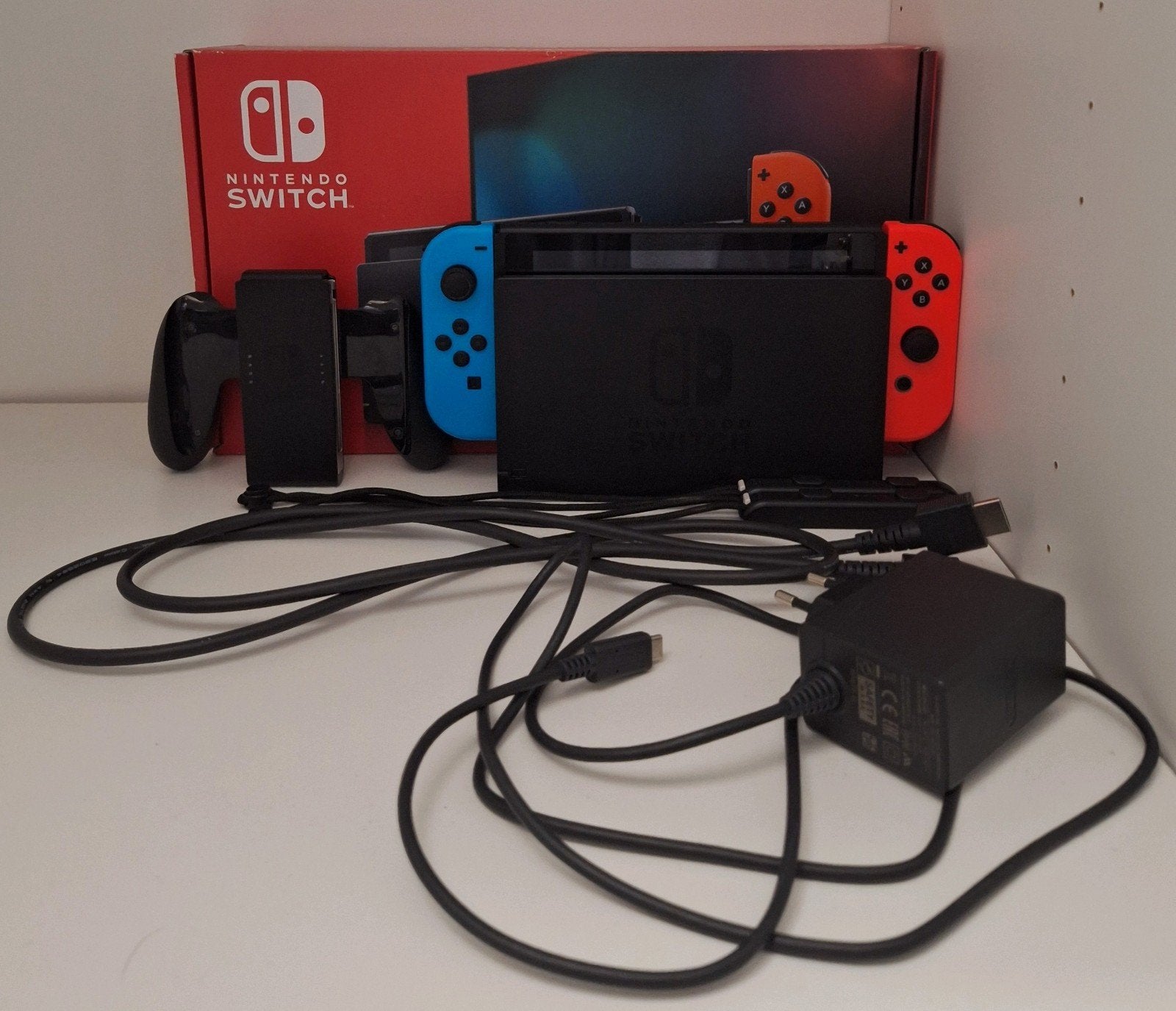 Nintendo switch, Ophalen, Zo goed als nieuw, Met 2 controllers, Switch Original