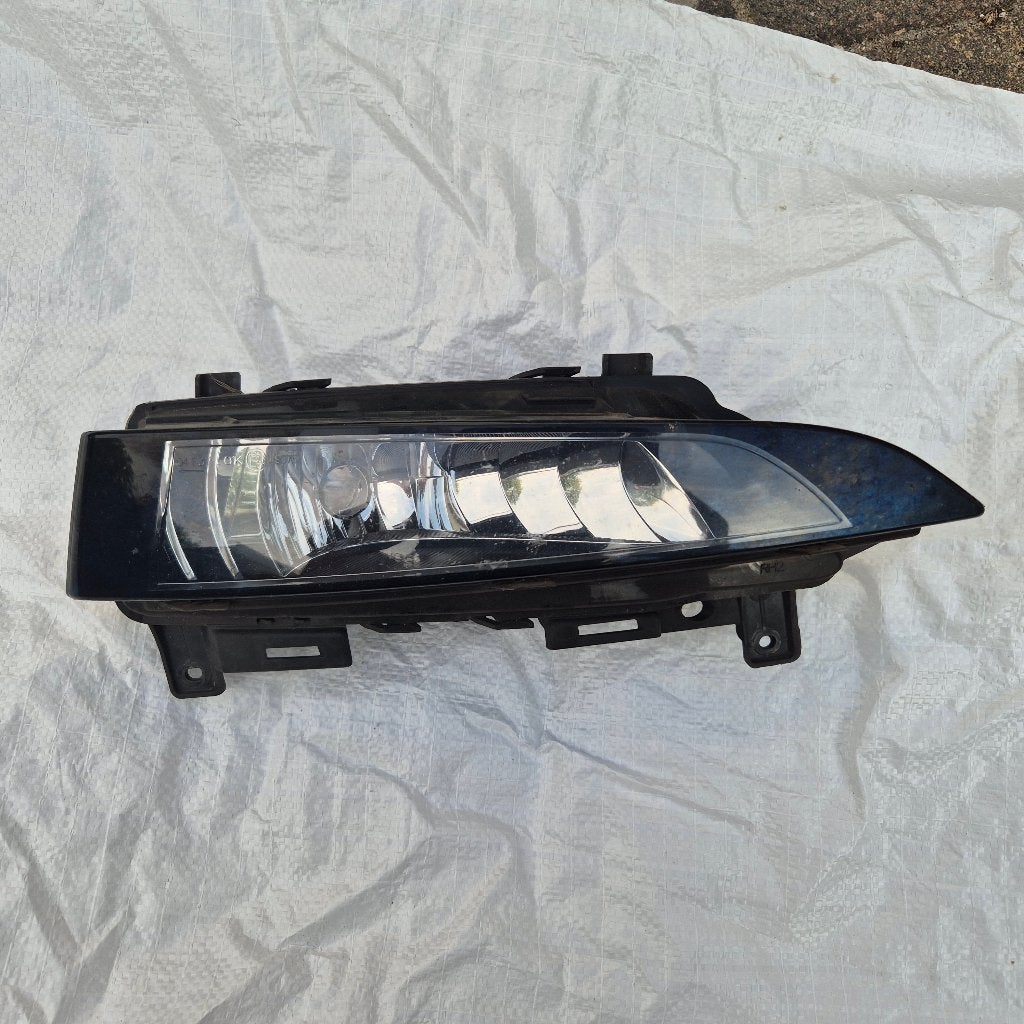 Skoda Scala Mistlamp Rechts - OEM 657941700, Auto-onderdelen, Verlichting, Ophalen of Verzenden, Gebruikt, Skoda
