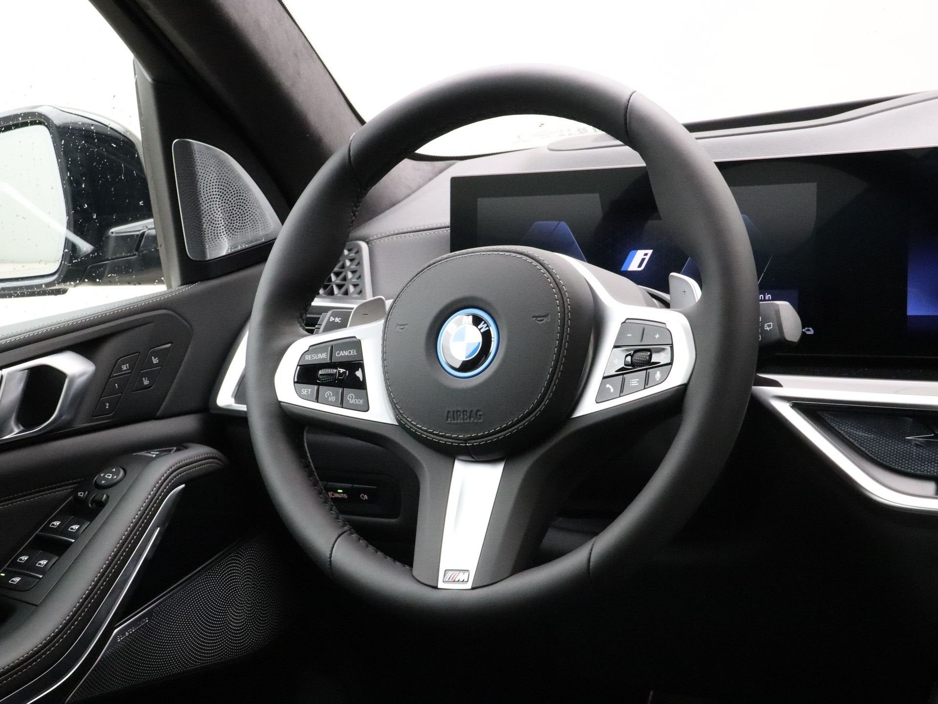BMW X5 xDrive50e M Performance parts (bj 2026, automaat), Auto's, Automaat, 2395 kg, Overige brandstoffen, Bedrijf