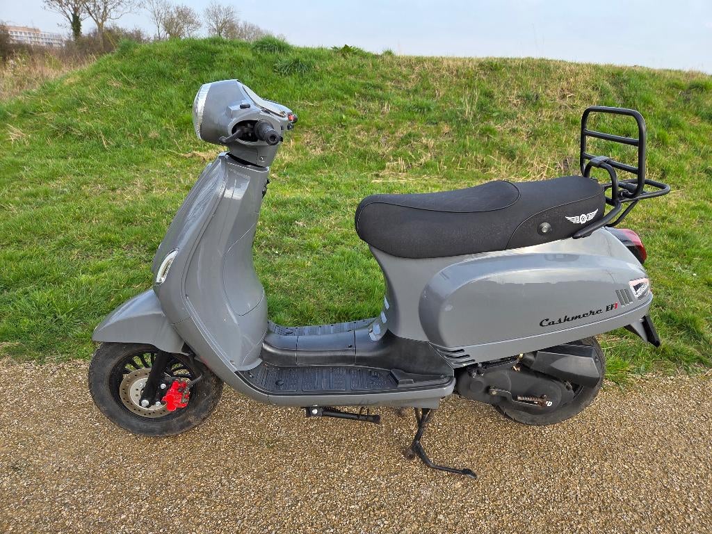 Djjd cashmere, Fietsen en Brommers, Scooters | Overige merken, Zo goed als nieuw, Maximaal 25 km/u, Benzine, Ophalen