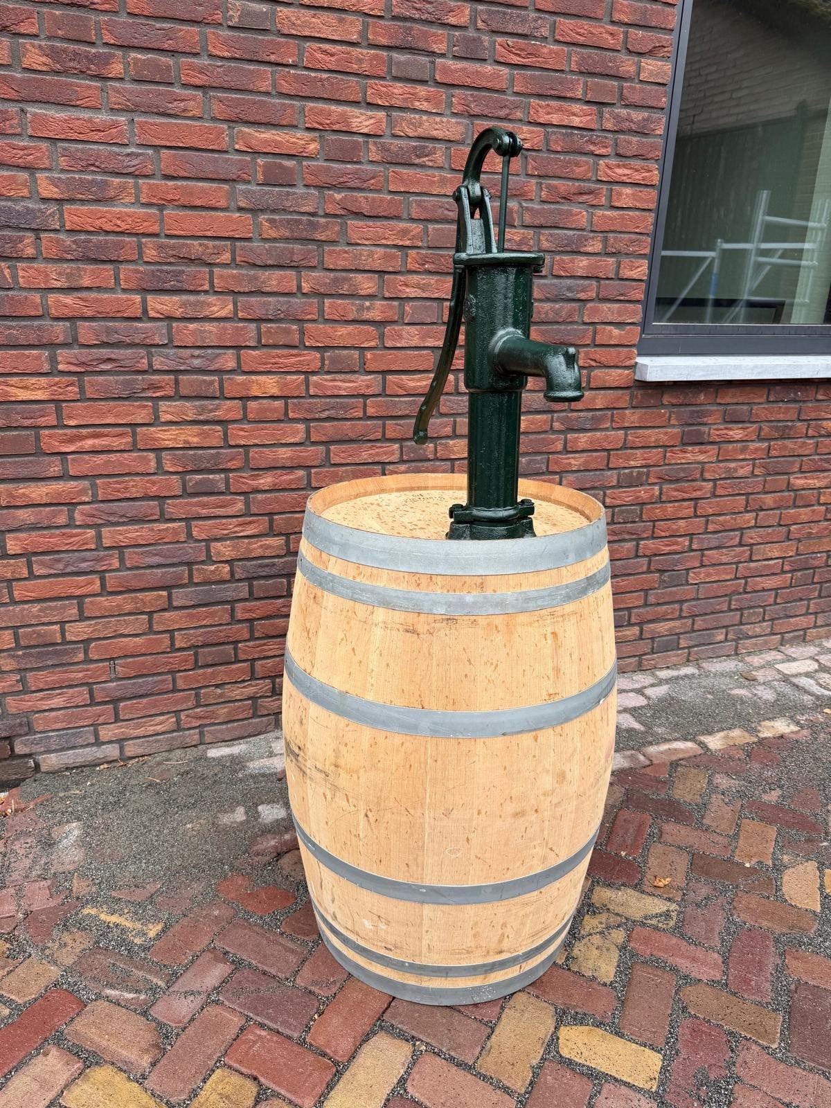 wijnvat met zwengelpomp, 150 liter of meer, Ophalen, Hout, Met pomp