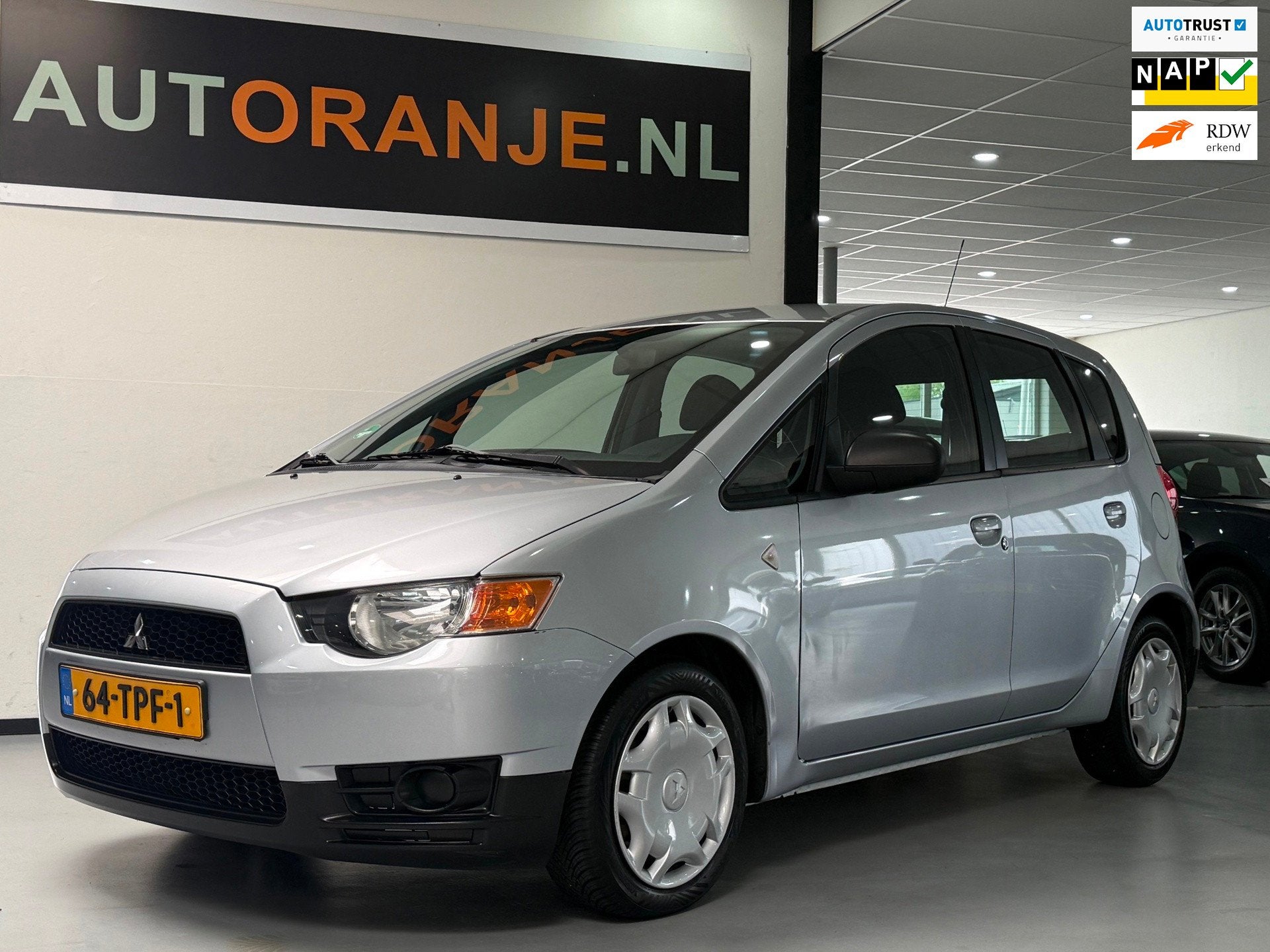 Mitsubishi Colt 1.1 Edition One-Airco-APK-NAP!, Euro 5, Gebruikt, Colt, Origineel Nederlands