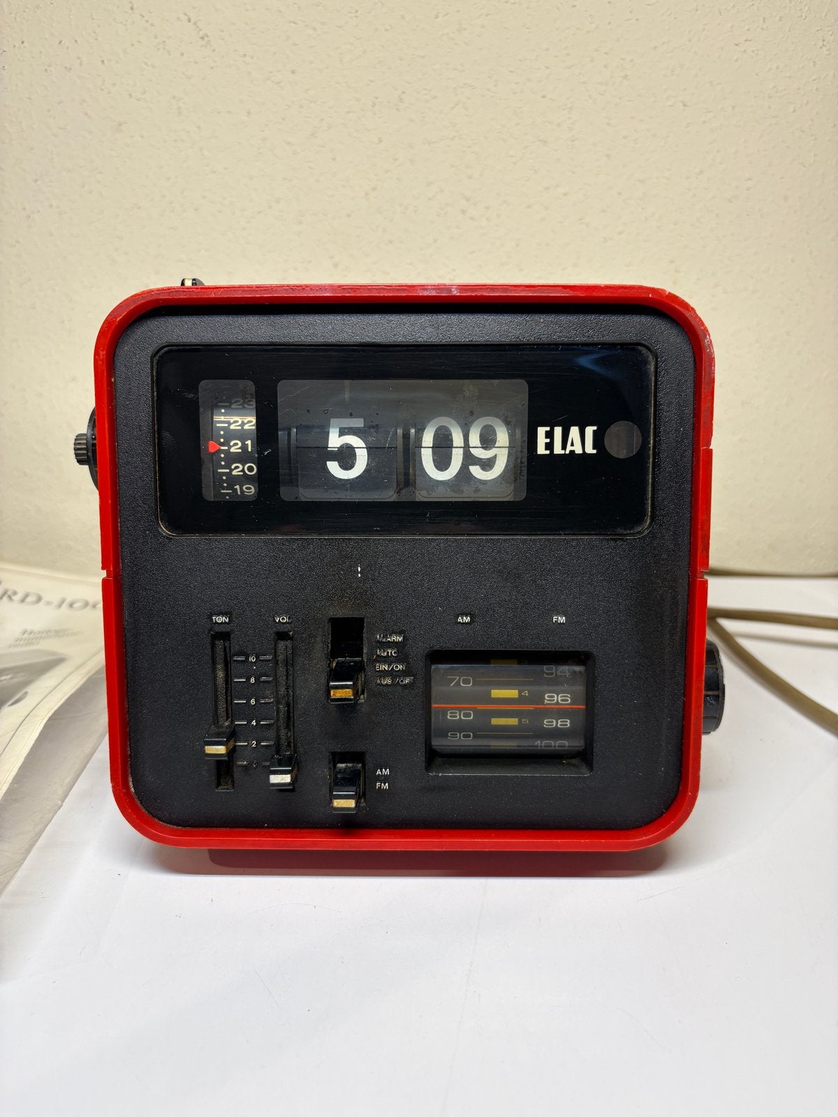 Vintage ELAC RD-100 Flip Klok Radio - Rood, Ophalen of Verzenden, Gebruikt, Radio