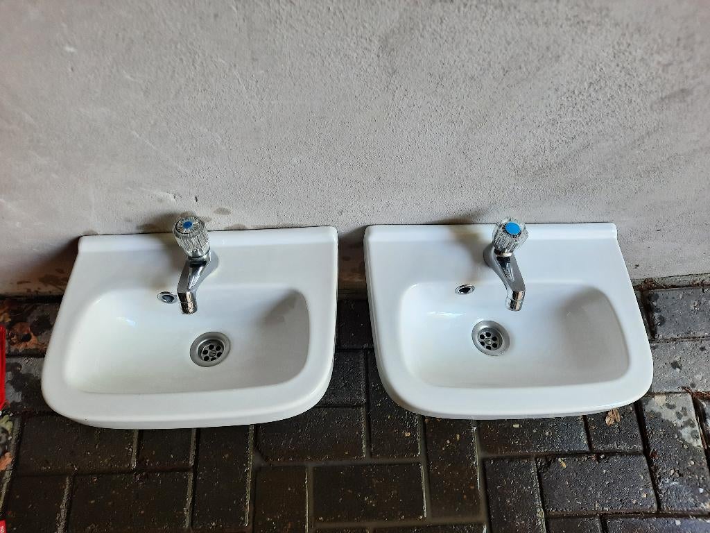 SPHINX toiletfontein wit met kraan, 2 stuks, Ophalen, Gebruikt, Overige typen