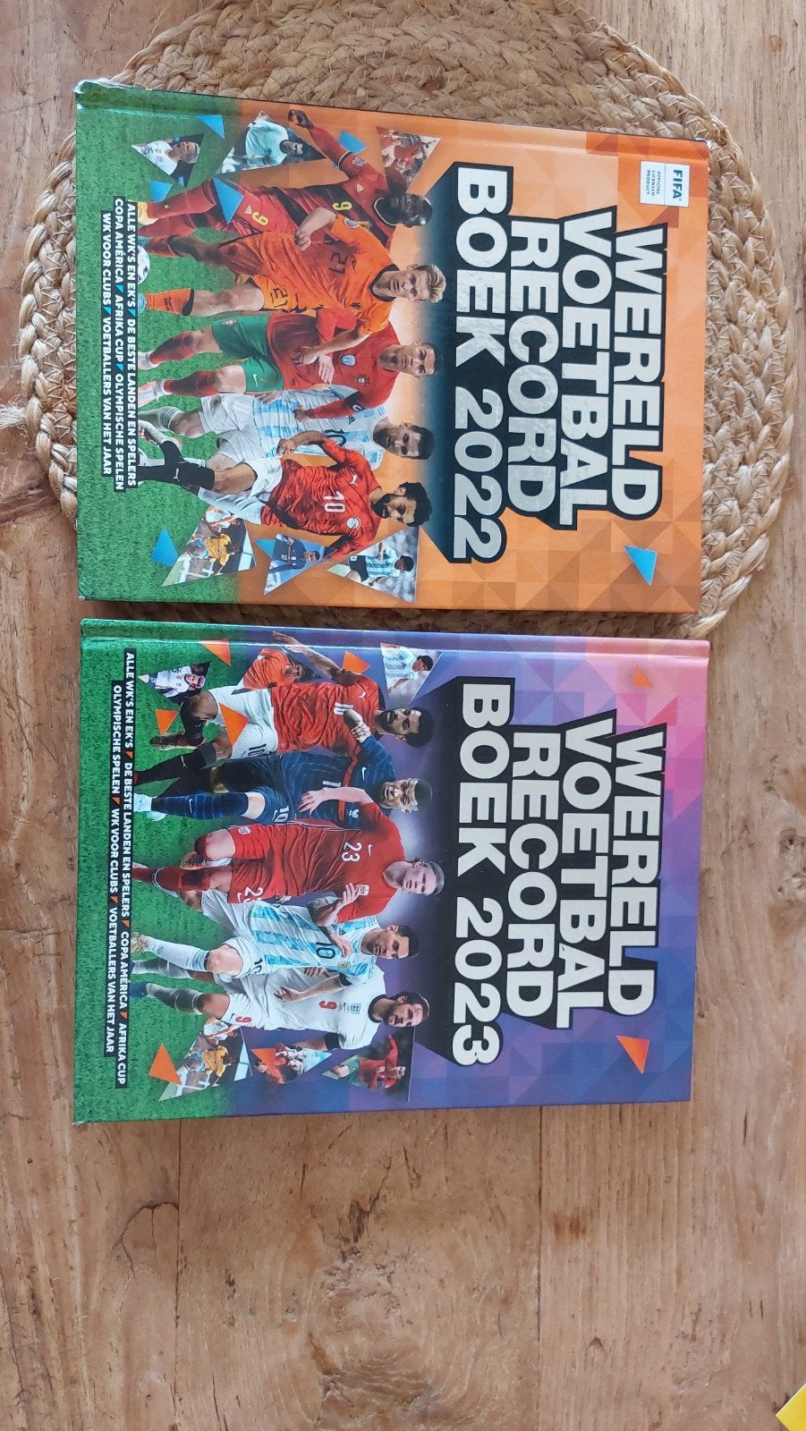 Wereld Voetbal Recordboek 2022 en  2023, Boeken, Sportboeken, Ophalen of Verzenden, Zo goed als nieuw, Keir Radnedge