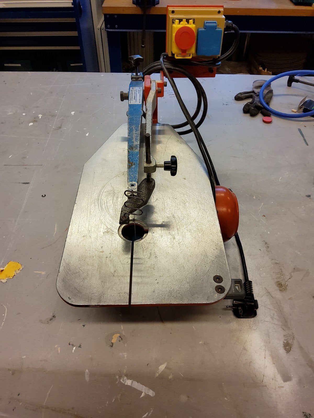 Hegner Multicut 1 Figuurzaagmachine uit 2001 - Werkt perfect, Ophalen, 1200 watt of meer, Lintzaag, 70 mm of meer