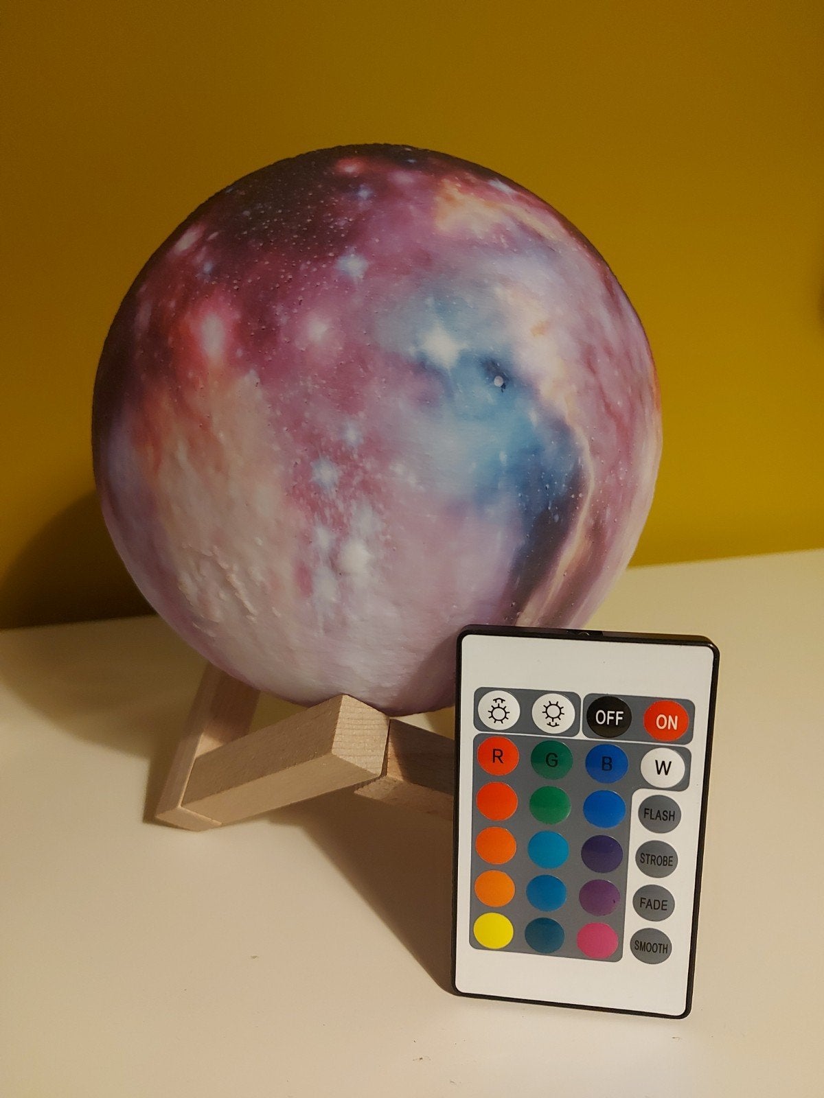 Hema Galaxy Lamp Ø14cm met afstandsbediening, Overige merken, Kunststof, Kleur aanpasbaar, Meerkleurig