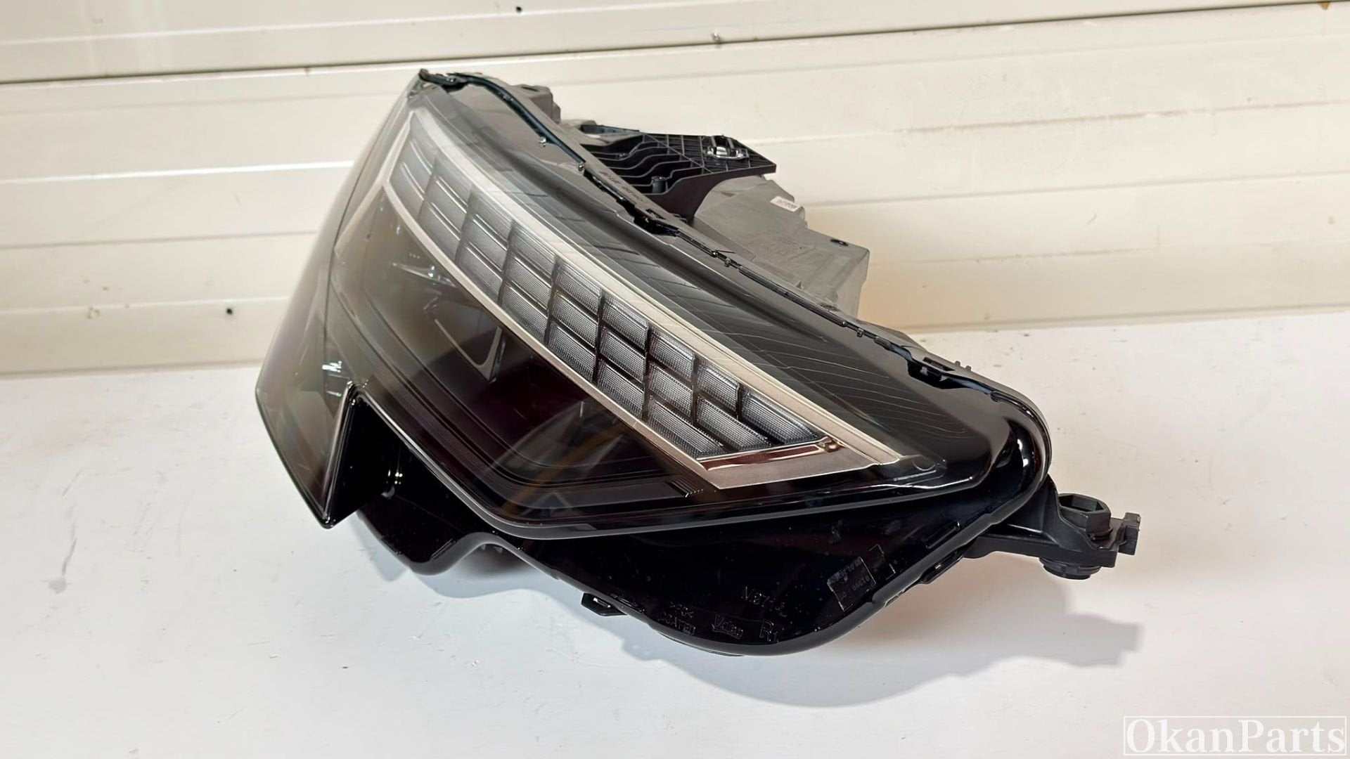Audi RS3 8Y Facelift LED rechter koplamp rechts 8Y0941036M, Auto-onderdelen, Verlichting, Gebruikt, AUDI AG, Auto-Union-Strasse 1
85045  Ingolstadt, DE