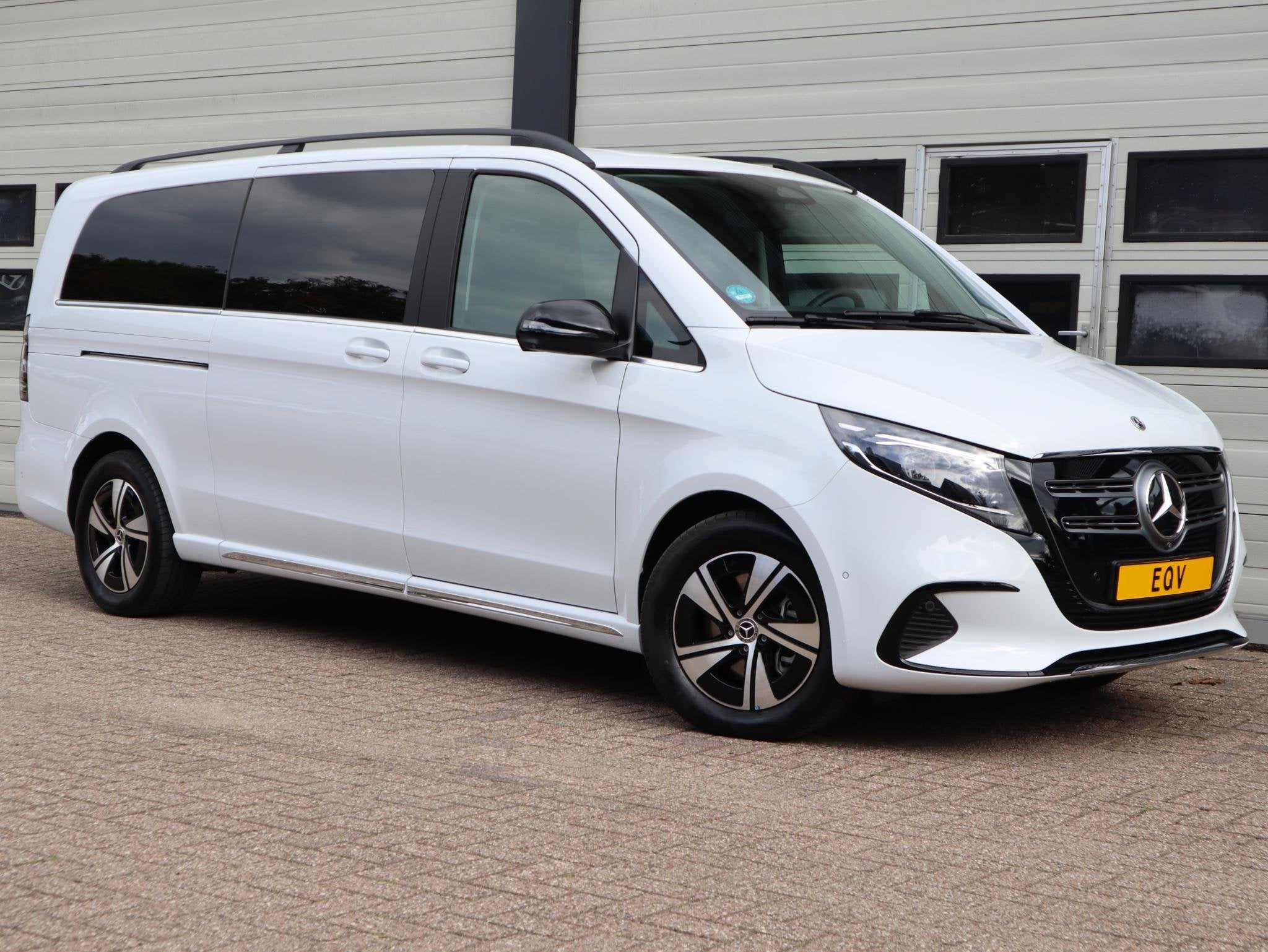 Mercedes-Benz EQV 300 90 kWh L3 Extra lang Avantgarde - 7 Pe, Auto's, Gebruikt, 7 stoelen, 204 pk, Te koop