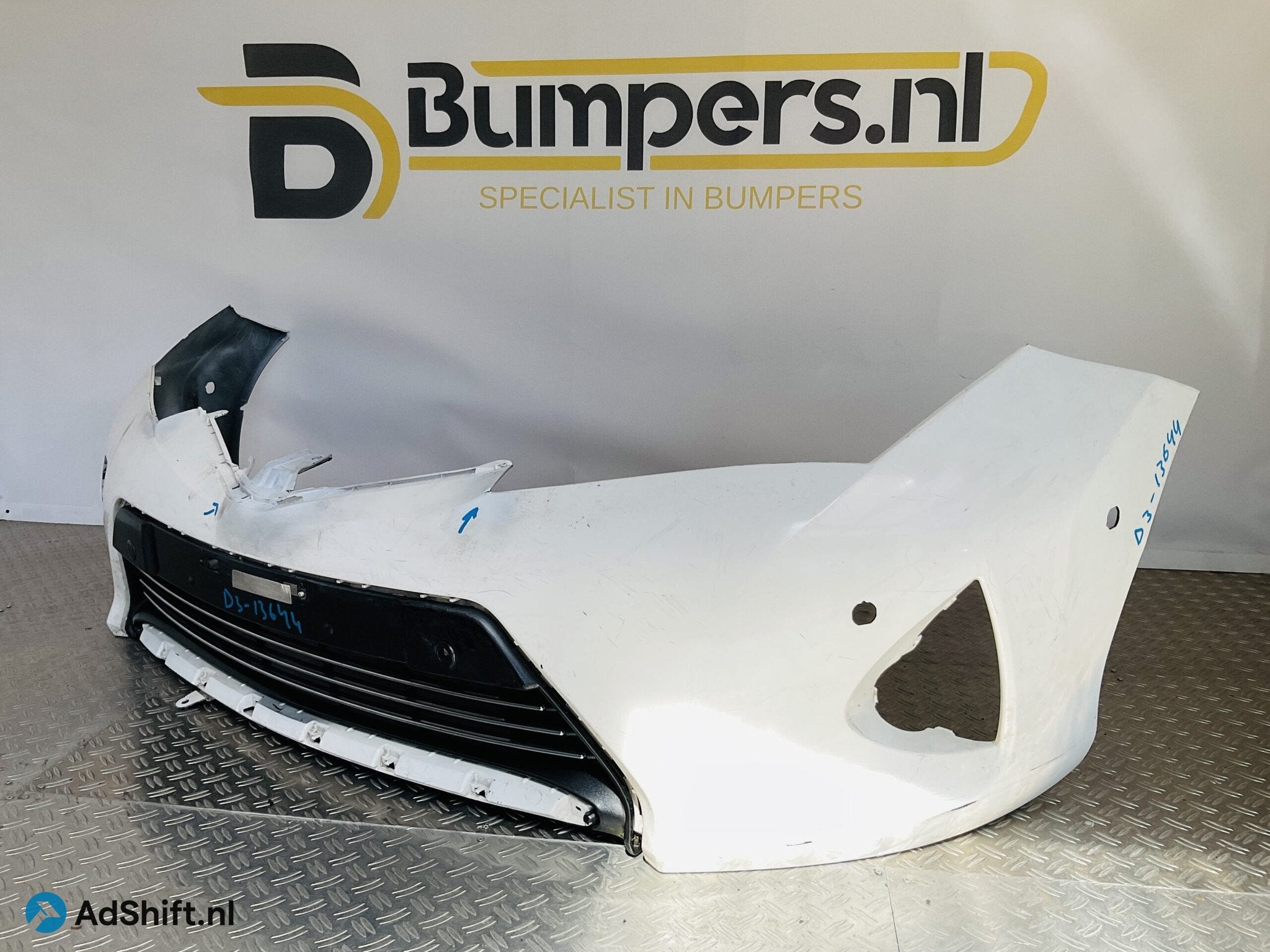 Bumper Toyota Auris 12-15 6xpdc 52119-02A20 Voorbumper 2-D3-, Auto-onderdelen, Bumper