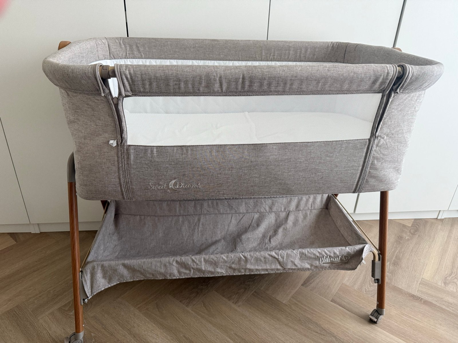 Chipolino Wieg Sweet Dreams Mocca/Wood Co-Sleeper, Kinderen en Baby's, Ophalen of Verzenden, Zo goed als nieuw, Wieg
