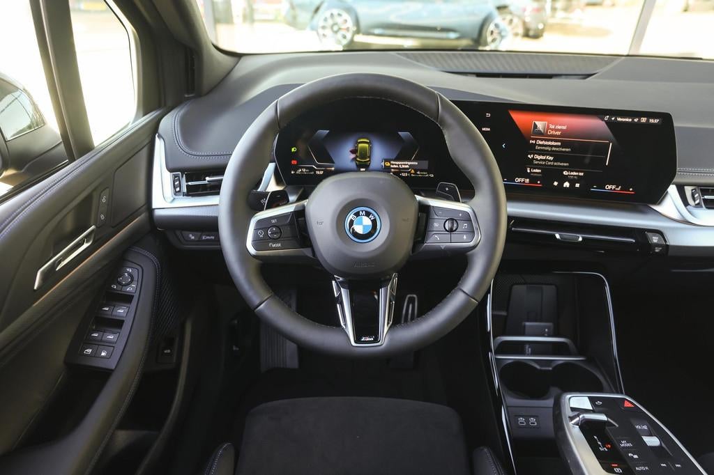 BMW 2 Serie Active Tourer 225e xDrive M Sport Automaat / Tre, Automaat, 1800 kg, Zwart, 38 km/l