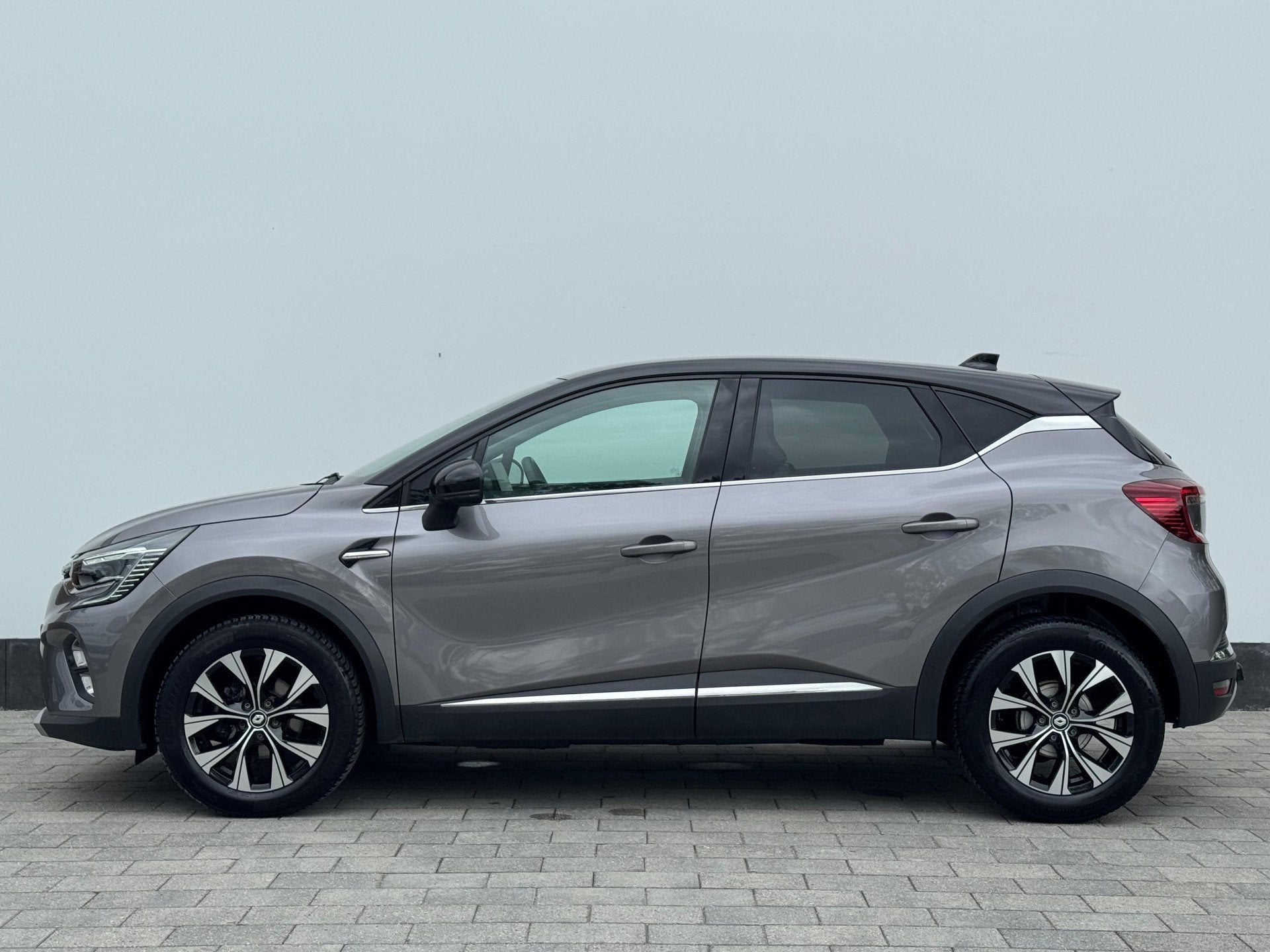 Renault Captur 1.3 TCe 140 Intens | Trekhaak | 1500KG Trekge, Gebruikt, 4 cilinders, Leder en Stof, 1330 cc