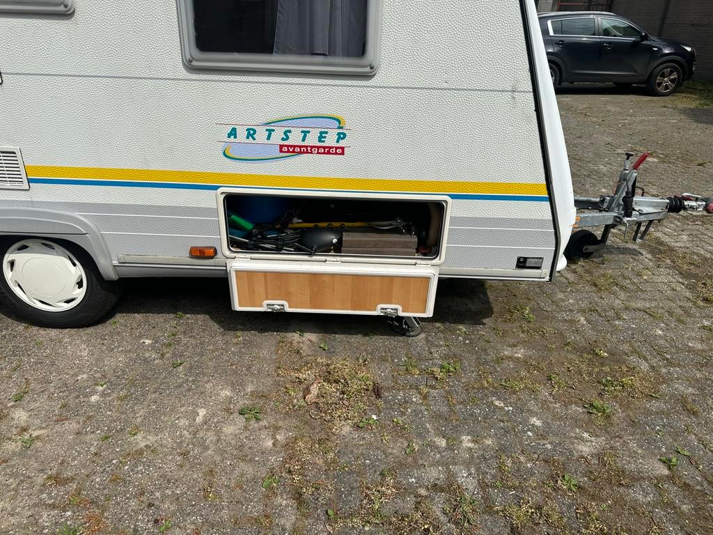 Burstner Artstep Avantgarde Caravan - Compact en Compleet, Standaardzit, Omvormbare zithoek, Particulier, Bürstner