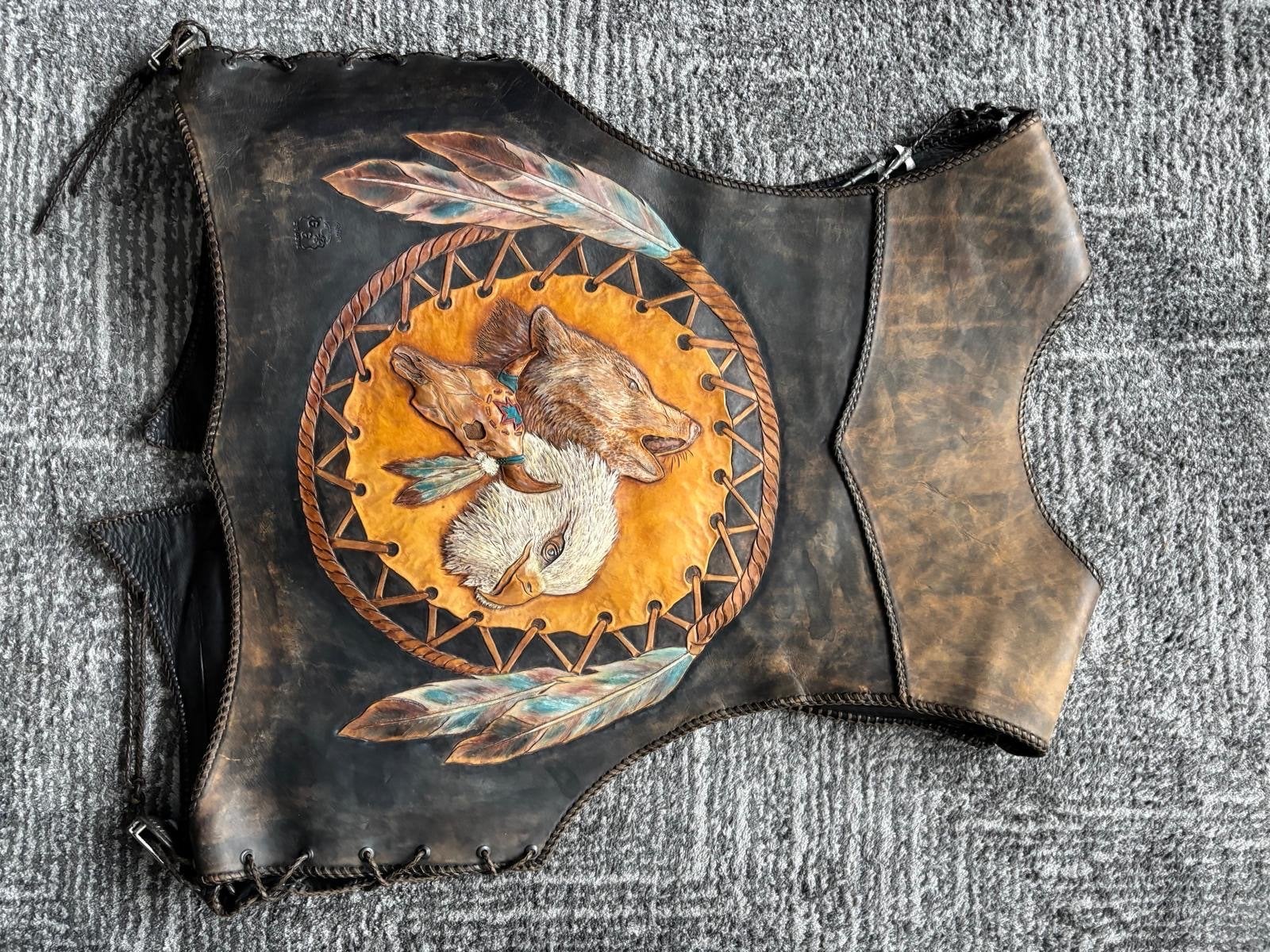 Uniek handgemaakt leren vest met adelaar en wolf design, Ophalen, Gedragen