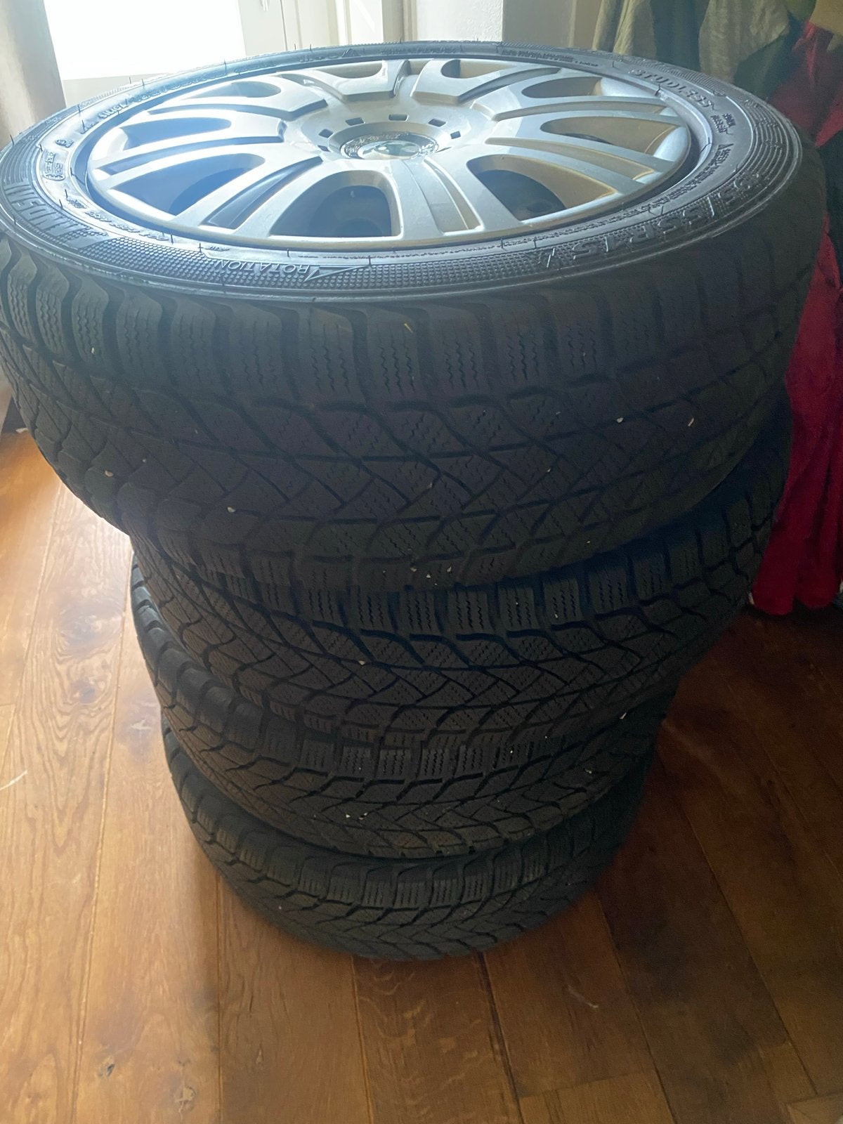 4 Winterbanden met velg en wieldop - VW Groep, Ophalen, Gebruikt