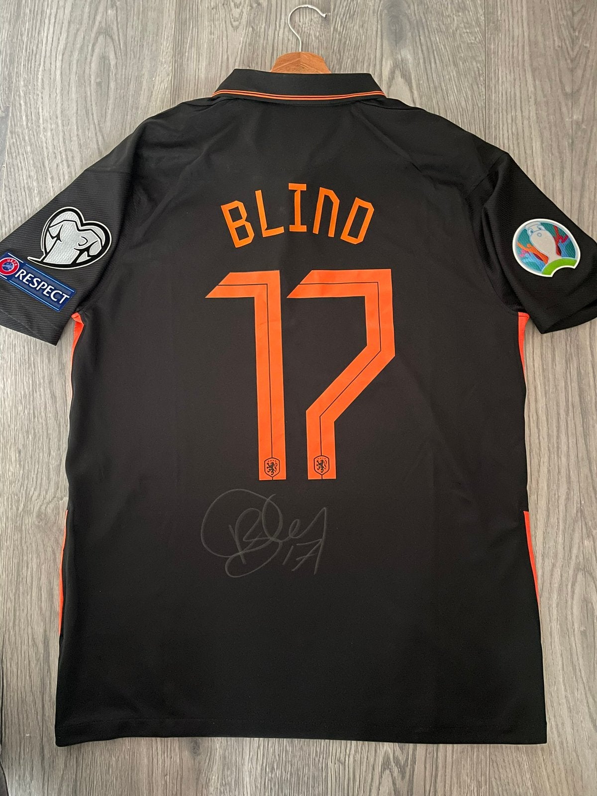 Officieel gesigneerd shirt van Daley Blind, Maat L, Ophalen of Verzenden, Nieuw, Shirt