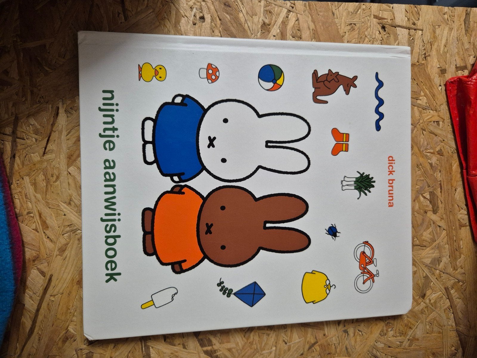 Nijntje aanwijsboek - Dick Bruna, Non-fictie, Jongen of Meisje, Ophalen of Verzenden, Zo goed als nieuw