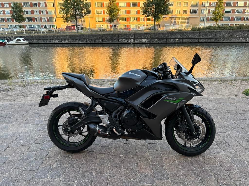 Kawasaki Ninja 650 | 2023 | Yoshimura | 1e eigenaar, Motoren, Motoren | Kawasaki, Motorrijbewijs A, Gebruikt, Meer dan 35 kW, Handgeschakeld