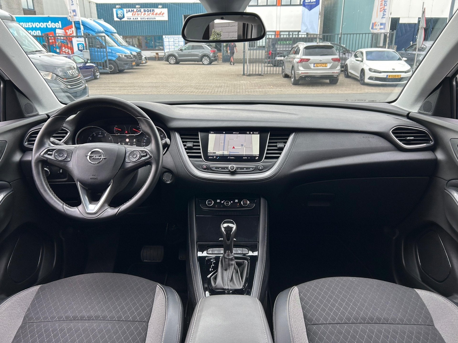 Opel Grandland X 1.2Turbo Innovation|AUT|Carplay|PANO|Cruise, Auto's, Opel, Gebruikt, 1199 cc, Met garantie (alle), Leder en Stof