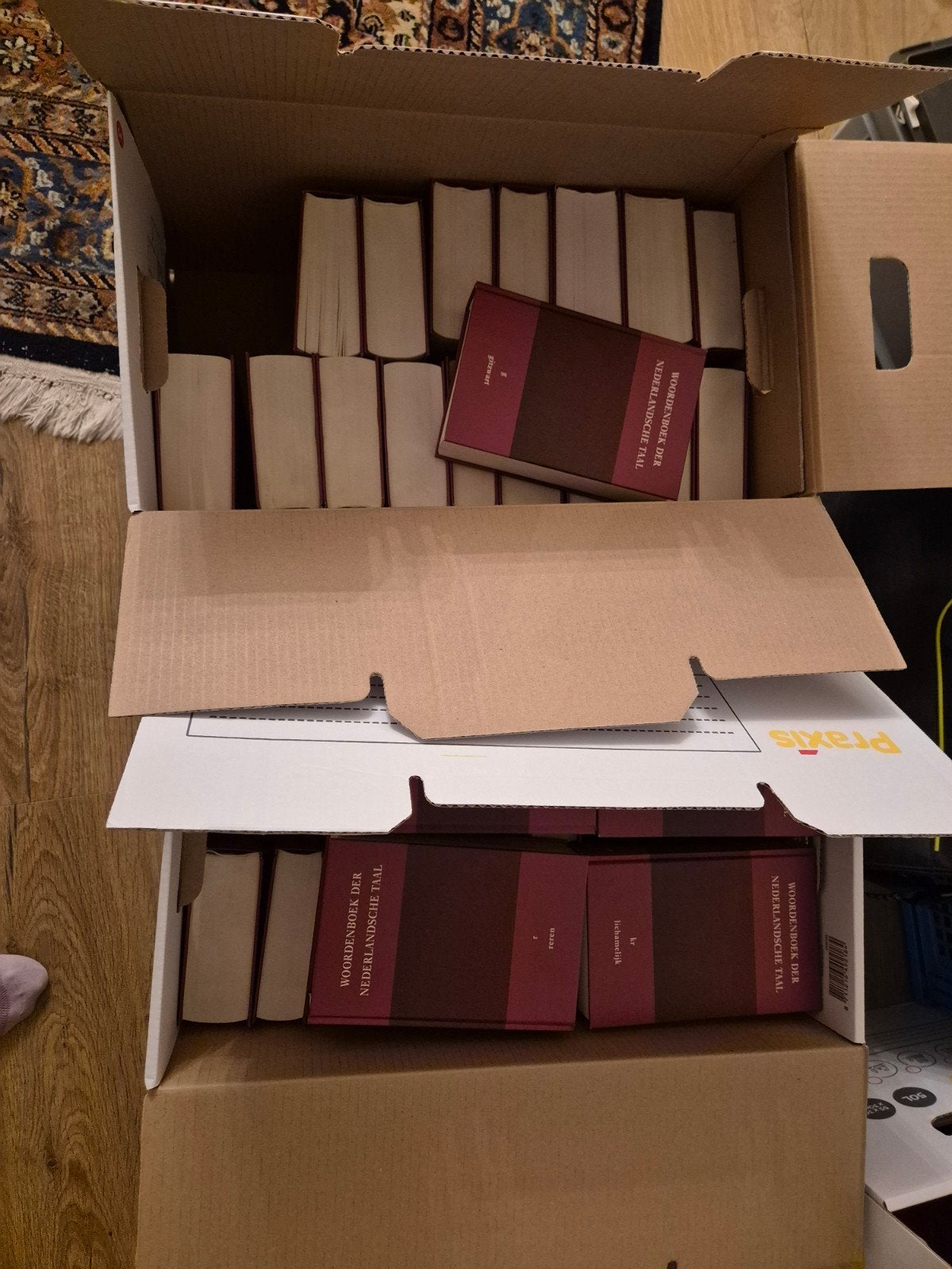 Twee dozen met Woordenboek der Nederlandsche Taal (WNT), Boeken, Ophalen of Verzenden