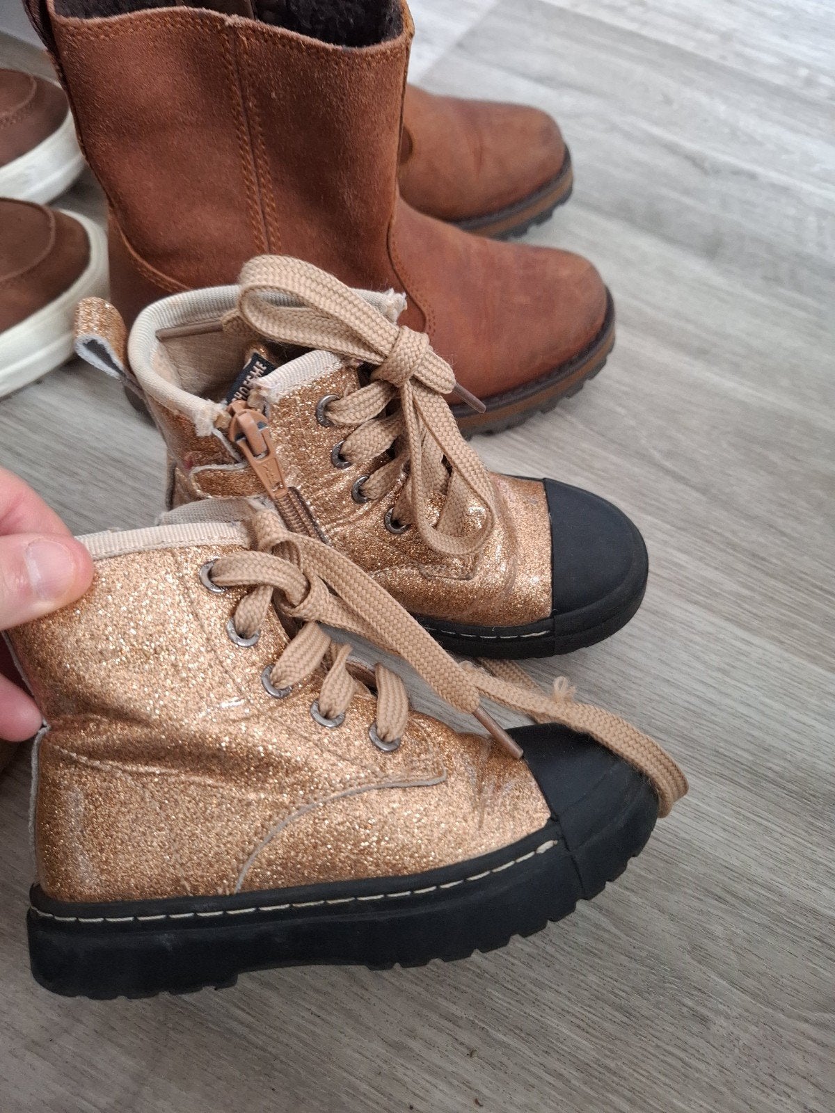 Shoesme gouden glitter schoenen maat 24, Kinderen en Baby's, Kinderkleding | Schoenen en Sokken, Gebruikt, Meisje, Schoenen, Ophalen of Verzenden