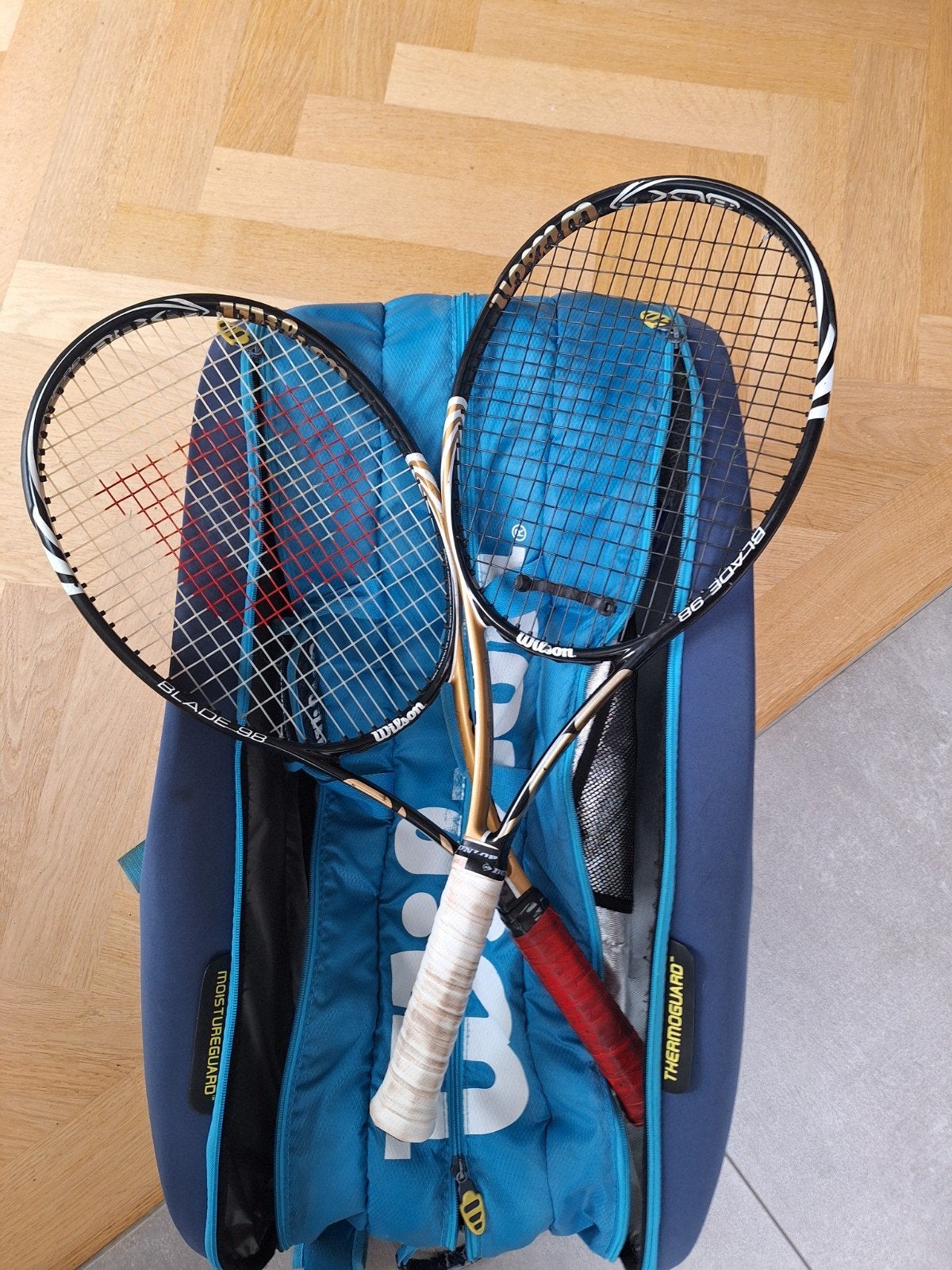 Wilson Blade 98 racket plus tennistas (rood), Sport en Fitness, Ophalen, Zo goed als nieuw, Wilson, Racket