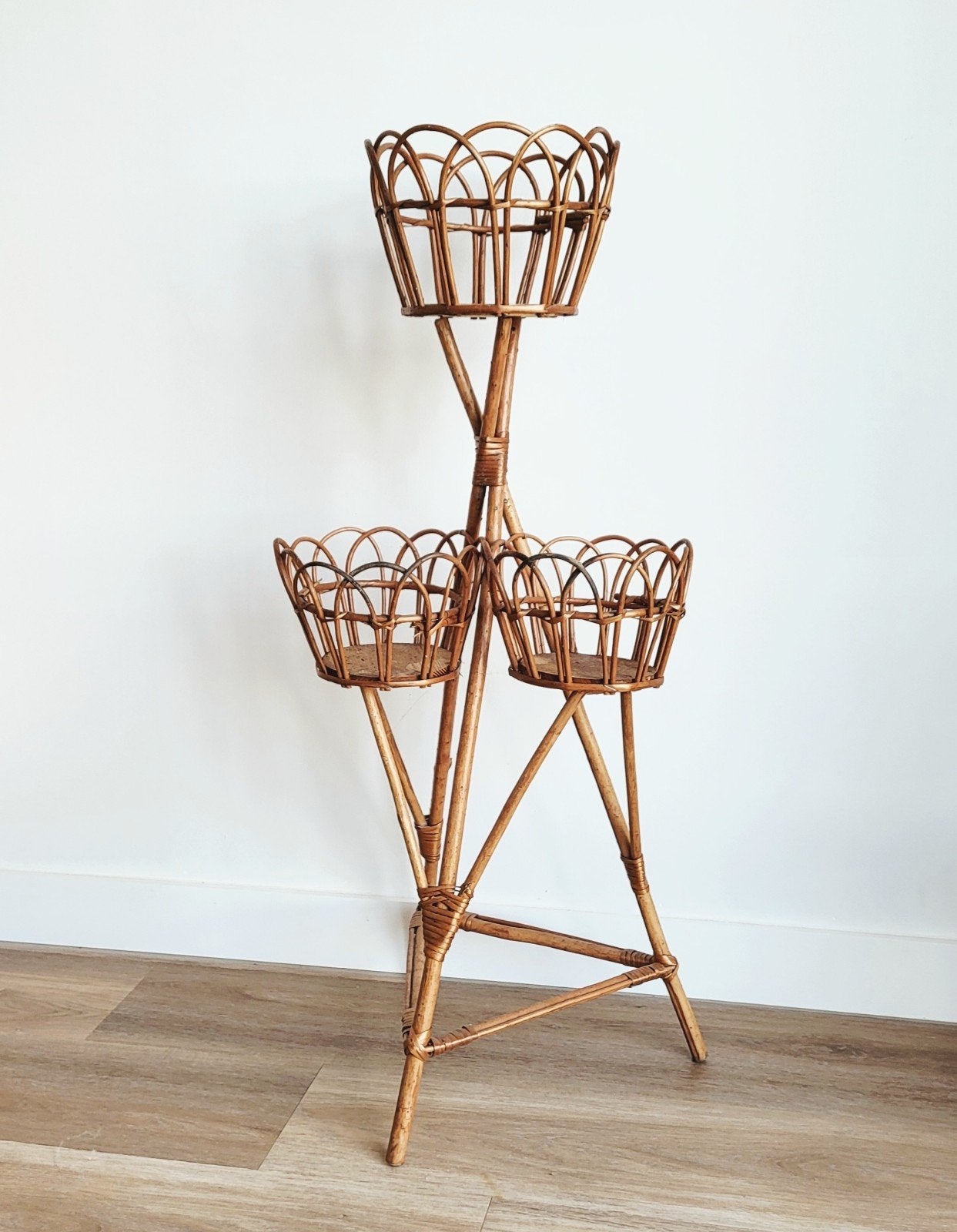 Prachtige vintage rotan plantenstandaard voor 3 planten!, Ophalen, Rond, Minder dan 30 cm