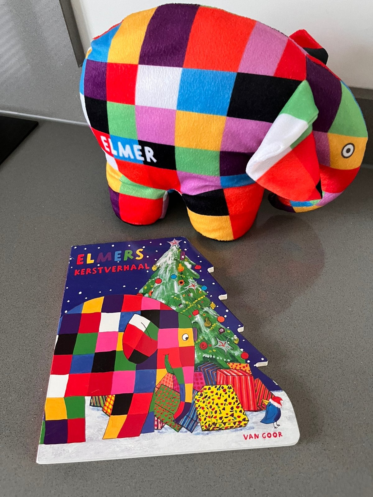 Elmer de gekleurde olifant set - boek met knuffel, Ophalen of Verzenden, Zo goed als nieuw