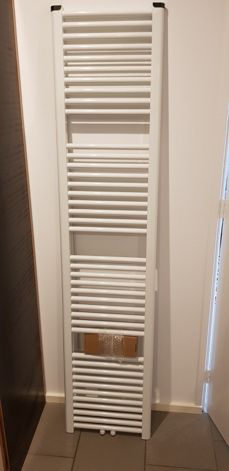 Witte handdoekradiator -  NIEUW (180 cm hoog x 50 cm breed), Ophalen, 500 tot 800 watt, Radiator, Nieuw