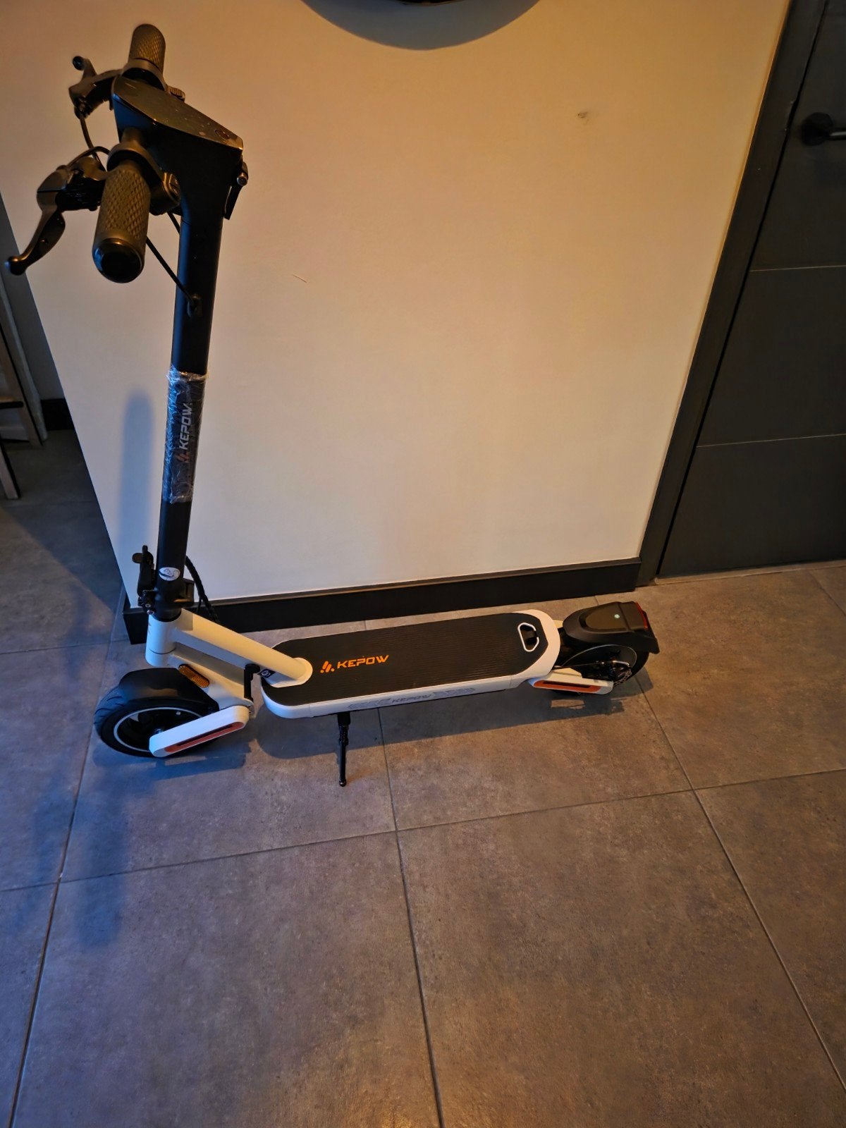 NIEUW Kepow E12 Elektrische Step - 500W, 40km/u, 35km bereik, Fietsen en Brommers, Verzenden