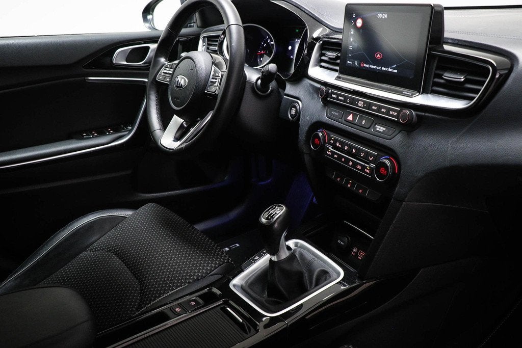 Kia Ceed Sportswagon 1.4 T-GDi DynamicPlusLine | STOEL / STU, Auto's, Kia, Voorwielaandrijving, Euro 6, 4 cilinders, Leder en Stof