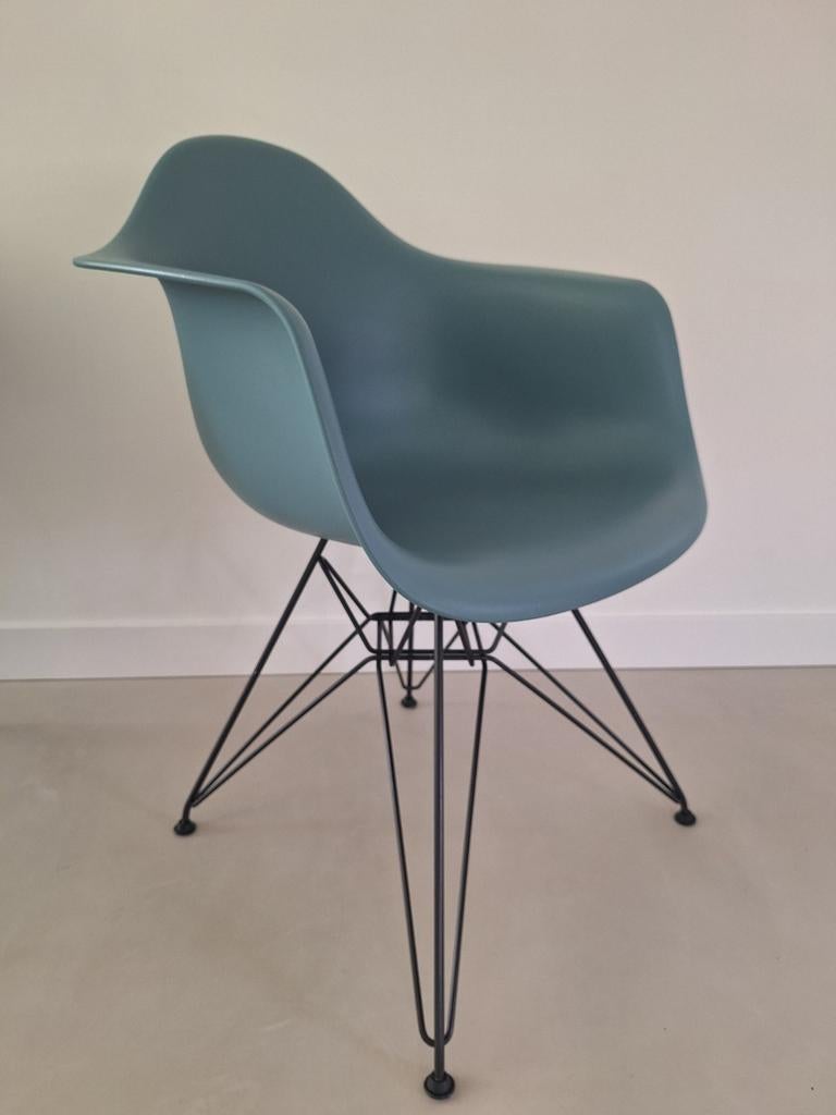6x Vitra Eames dar NIEUWSTAAT!, Ophalen, Zo goed als nieuw, Vijf, Zes of meer stoelen