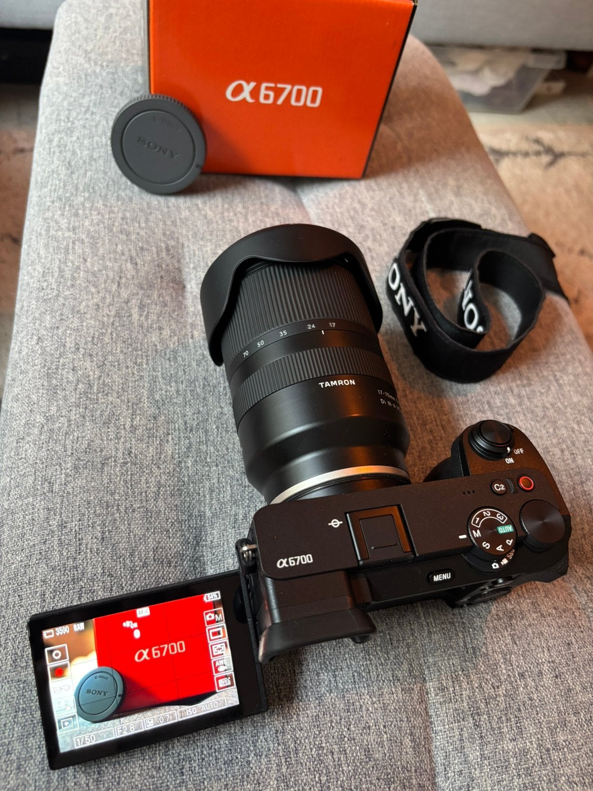 Foto 7 van Sony A6700 body + Tamron 17-70mm f/2.8 lens