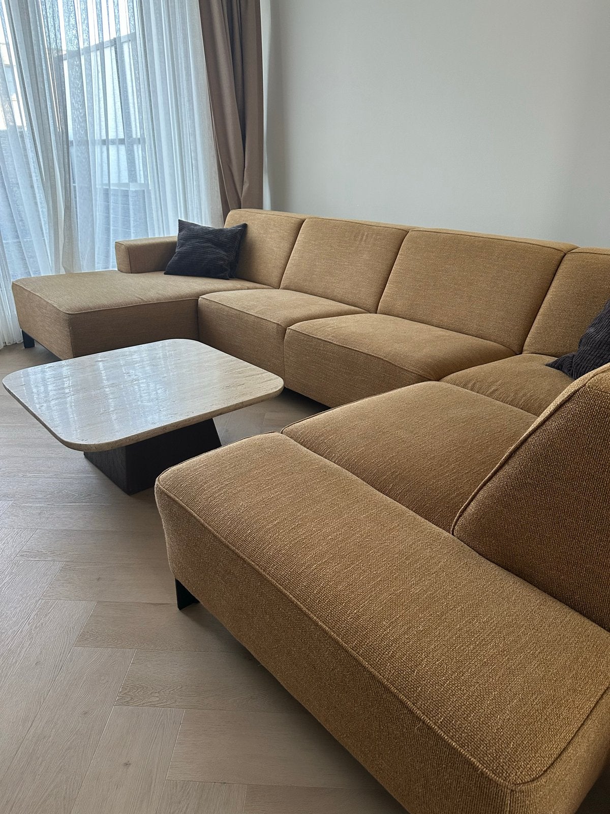 Hoekbank mosterdgeel van Sanders Wonen - Zo goed als nieuw, Ophalen, 100 tot 125 cm, Hoekbank, 300 cm of meer