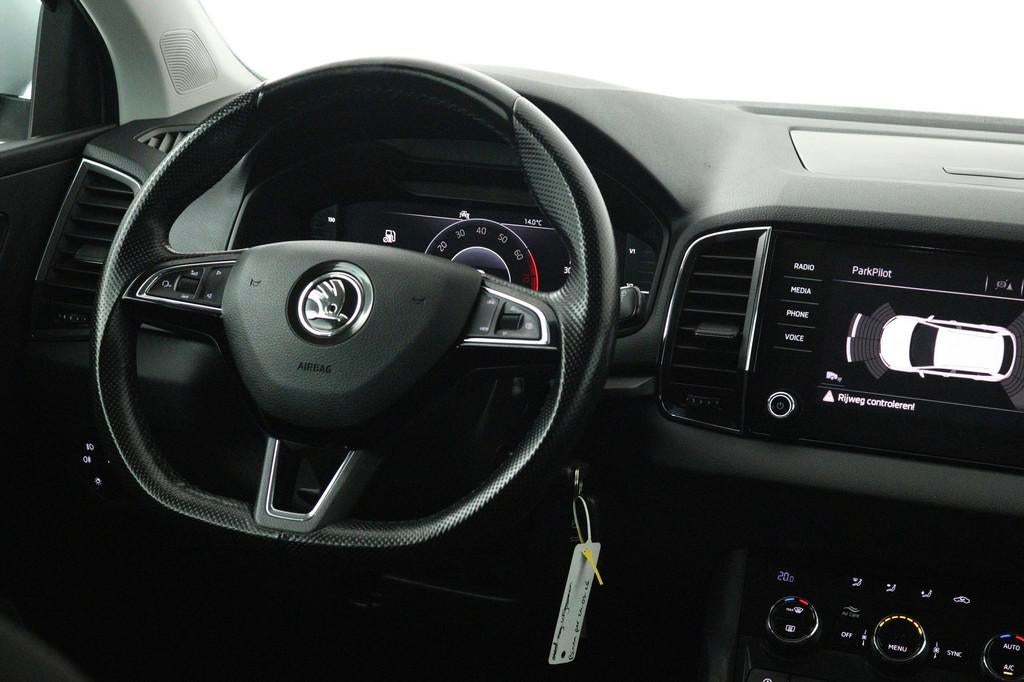 Skoda Karoq 1.5 TSI ACT Style (TREKHAAK, CAMERA, NAVIGATIE C, Auto's, Skoda, Voorwielaandrijving, 4 cilinders, 150 pk, Leder en Stof