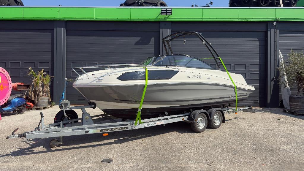 Bayliner VR6 Cuddy met 4.5L Mercruiser 250PK & Trailer, Ophalen, Binnenboordmotor, 245 cm, Zo goed als nieuw