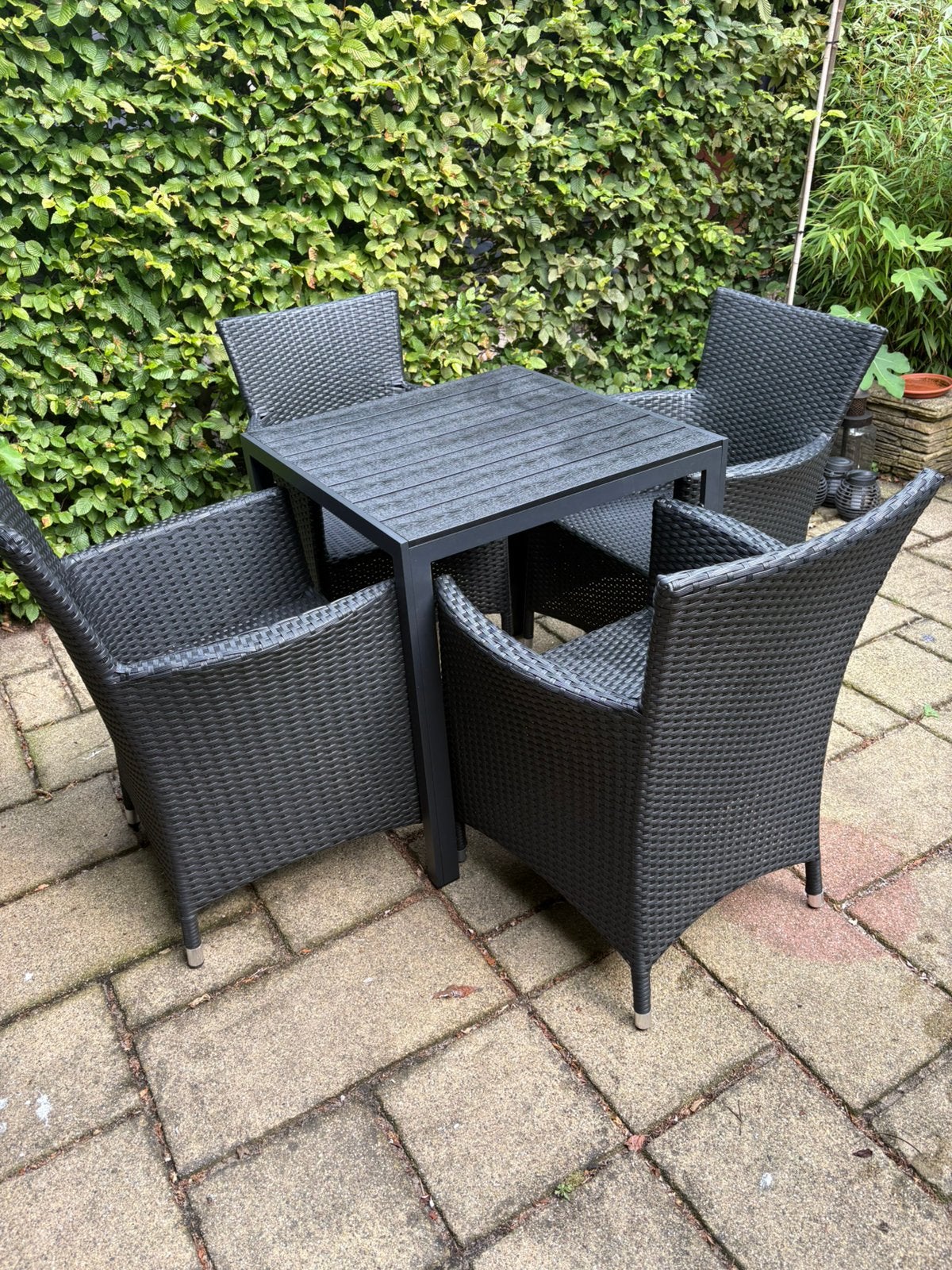 Wicker tuinsetje voor tuin of balkon Tafelblad is 70 x 70, Ophalen, Zo goed als nieuw, 2 zitplaatsen