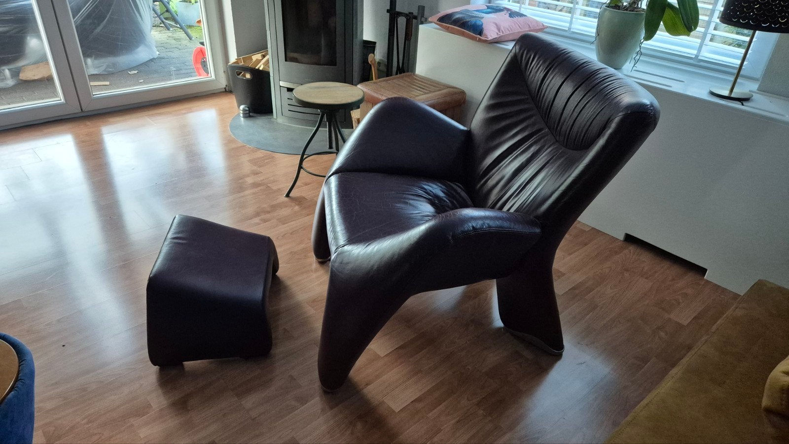 Leolux fauteuil met voetenbank, Huis en Inrichting, Ophalen, Gebruikt, 75 tot 100 cm, Modern